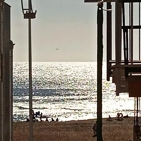 Chalas Place نازاريه
