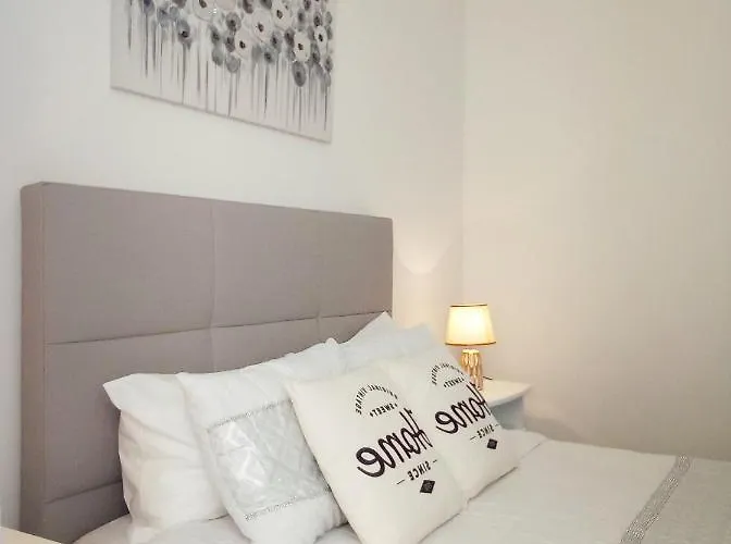 דירה Chalas Place נאזרה